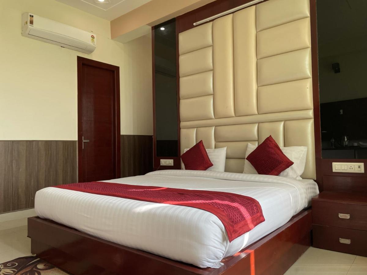 Sumedha G Village Resort And Spa Raiwala ภายนอก รูปภาพ