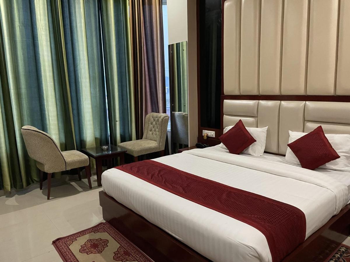 Sumedha G Village Resort And Spa Raiwala ภายนอก รูปภาพ