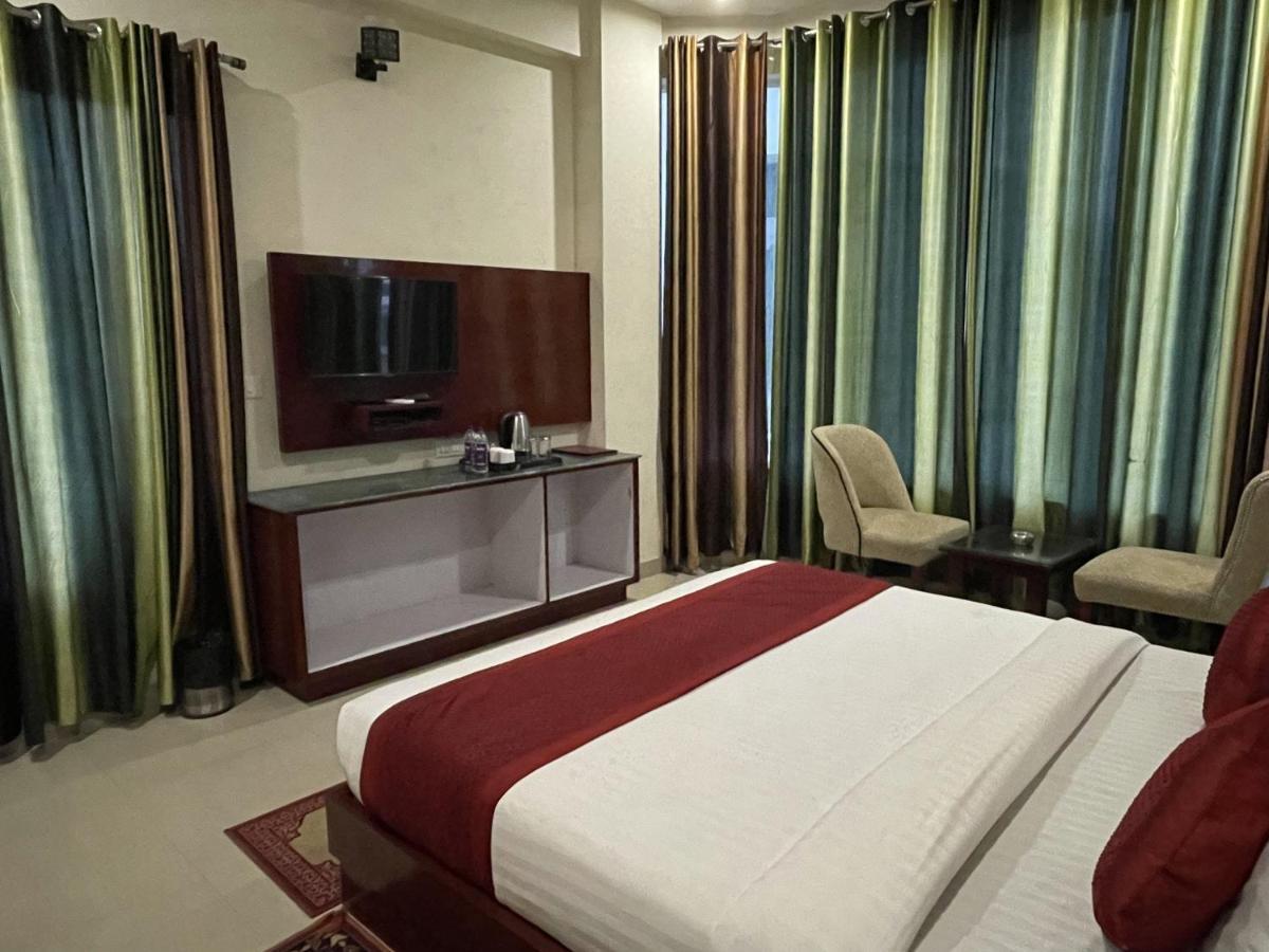 Sumedha G Village Resort And Spa Raiwala ภายนอก รูปภาพ