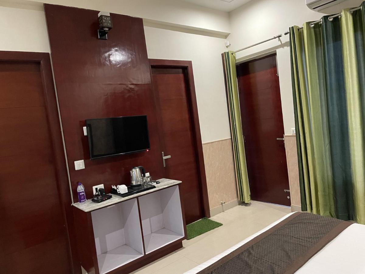 Sumedha G Village Resort And Spa Raiwala ภายนอก รูปภาพ